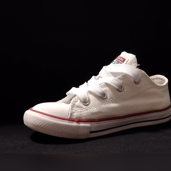 White Converse Low-Top Chuck Taylor Sneakers in Unisex Size 10 – Classic Style - Picture 6 of 7
